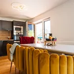Modernes 90m2 Mit Balkon & Bergblick *