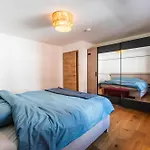 Modernes 90m2 Mit Balkon & Bergblick Daire *