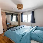 아파트 Modernes 90m2 Mit Balkon & Bergblick *