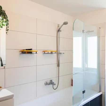 Modernes 90m2 Mit Balkon & Bergblick * ナッセライト