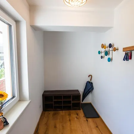 Modernes 90m2 Mit Balkon & Bergblick *