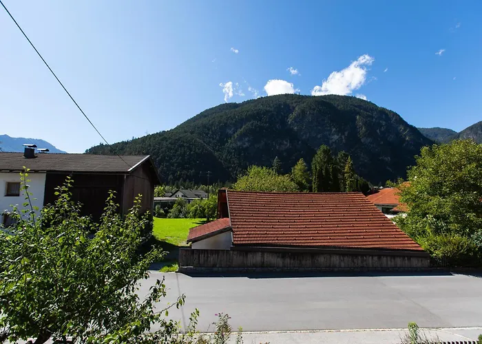 Modernes 90m2 Mit Balkon & Bergblick