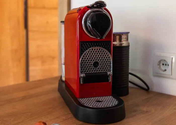 Modernes 90m2 Mit Balkon & Bergblick アパート ナッセライト