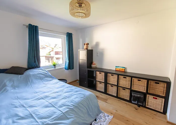 Modernes 90m2 Mit Balkon & Bergblick