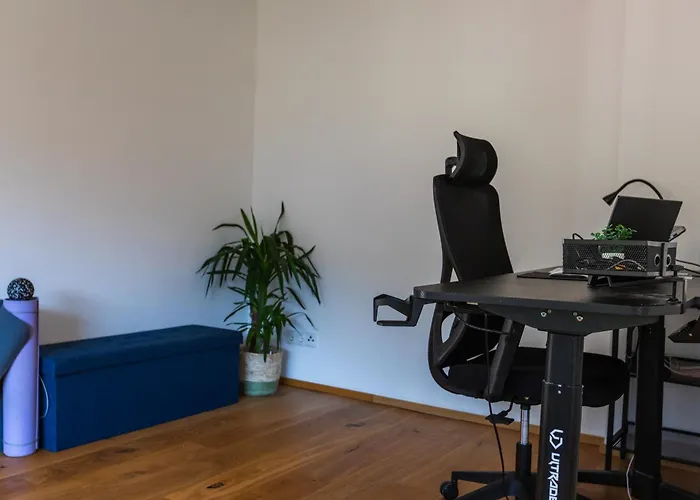 アパート Modernes 90m2 Mit Balkon & Bergblick ナッセライト