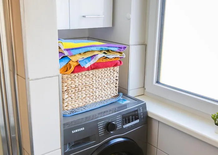 Modernes 90m2 Mit Balkon & Bergblick アパート *