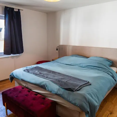 Modernes 90m2 Mit Balkon & Bergblick Апартаменты Нассерайт