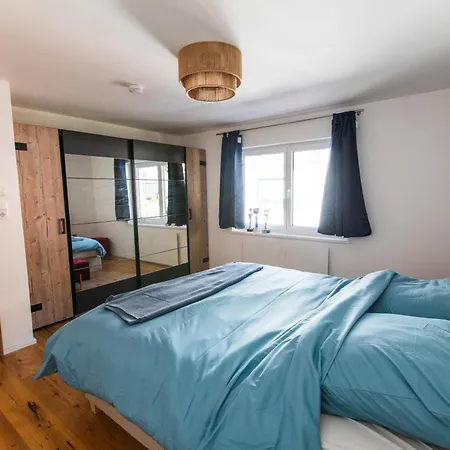 Апартаменты Modernes 90m2 Mit Balkon & Bergblick *