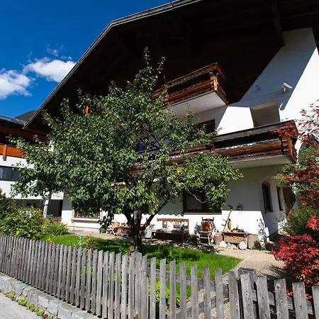 Modernes 90m2 Mit Balkon & Bergblick Апартаменты Нассерайт